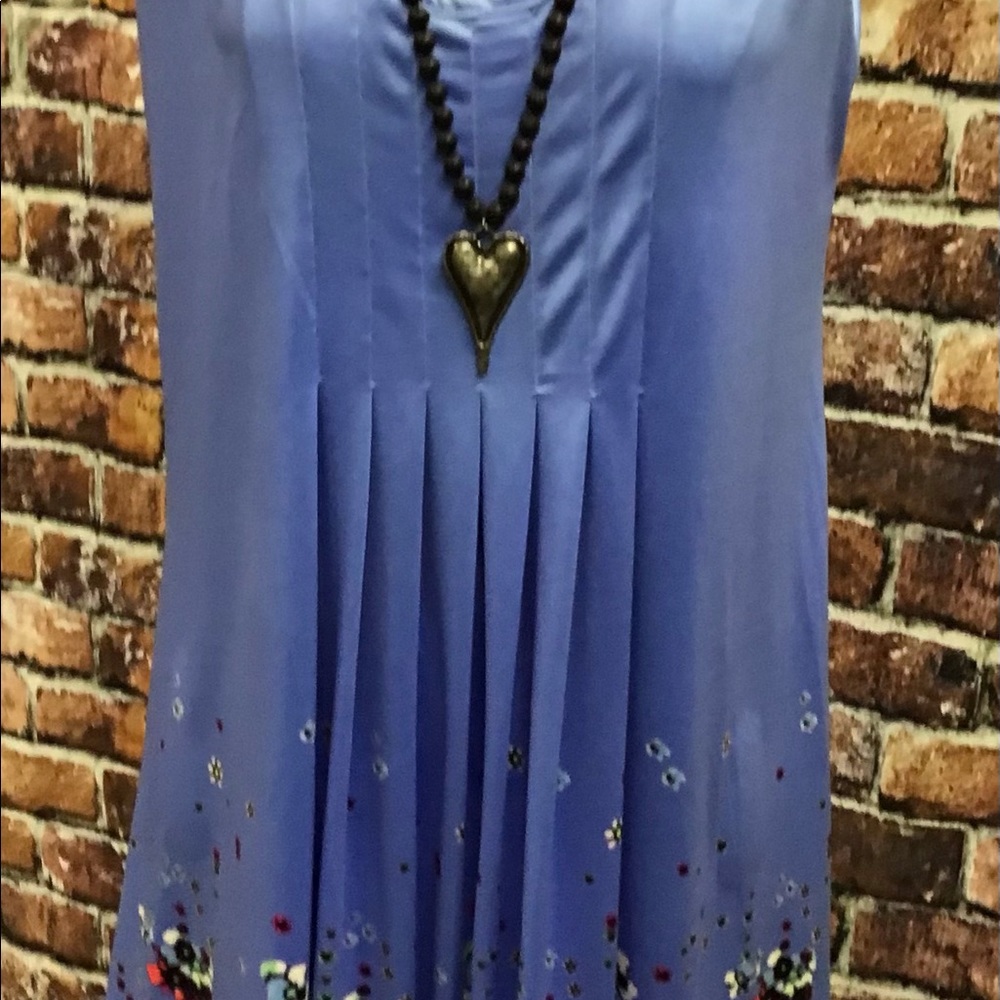 Dark blue sleeveless tunic